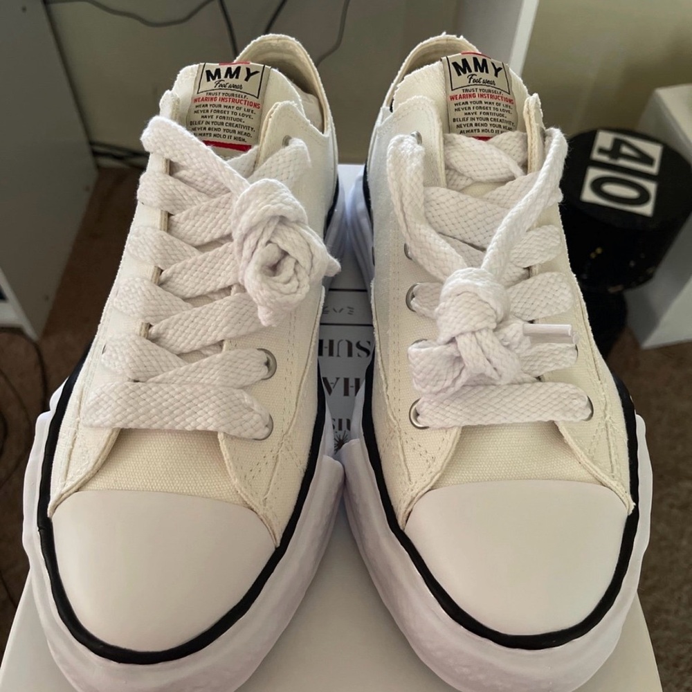 Maison Mihara Yasuhiro White pertersons